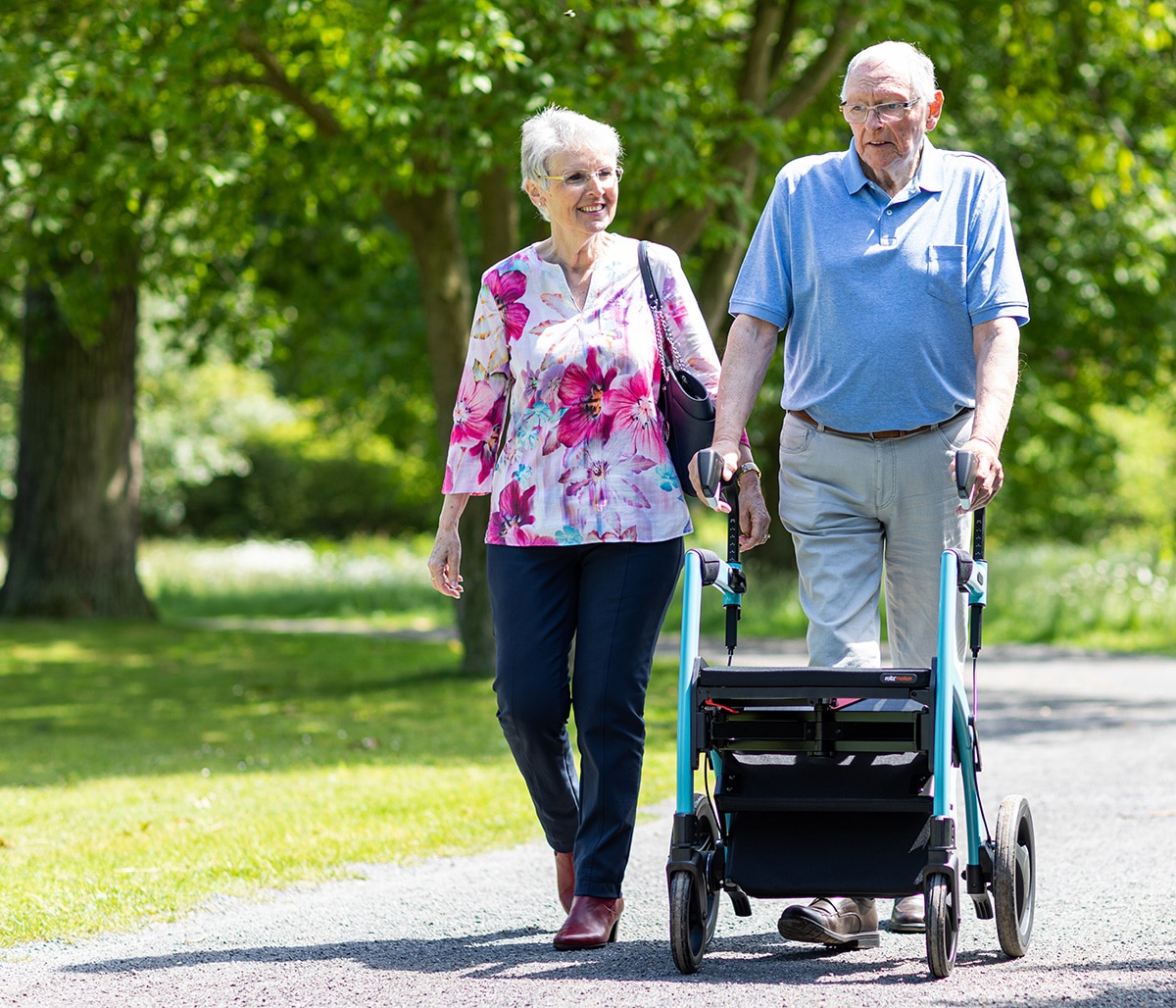 Rollator/Rollstuhl 2in1